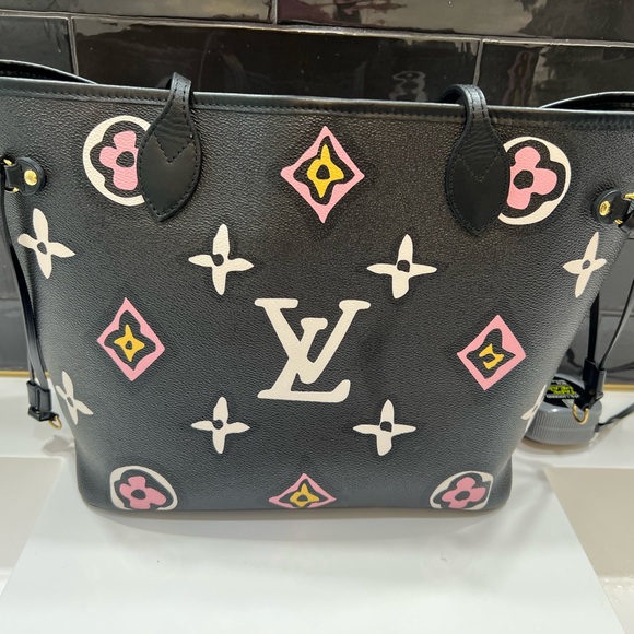 Louis Vuitton Wild at Heart Neverfull MM - Picture 5 of 15